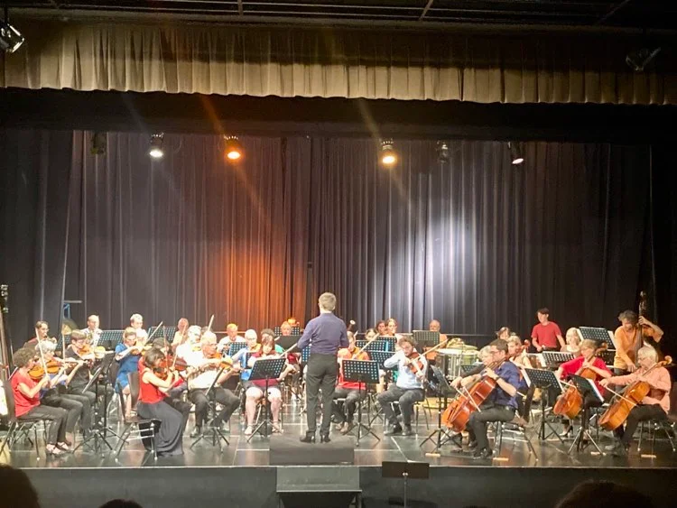 Orchestre au complet